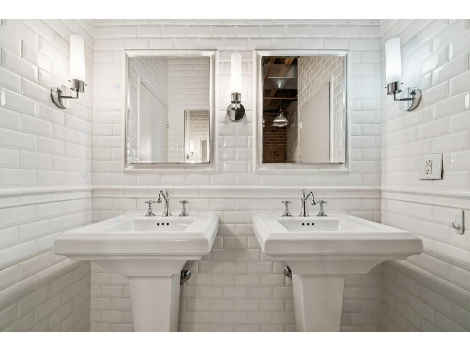 65 Rue St-paul O., #208 Property Photo 23