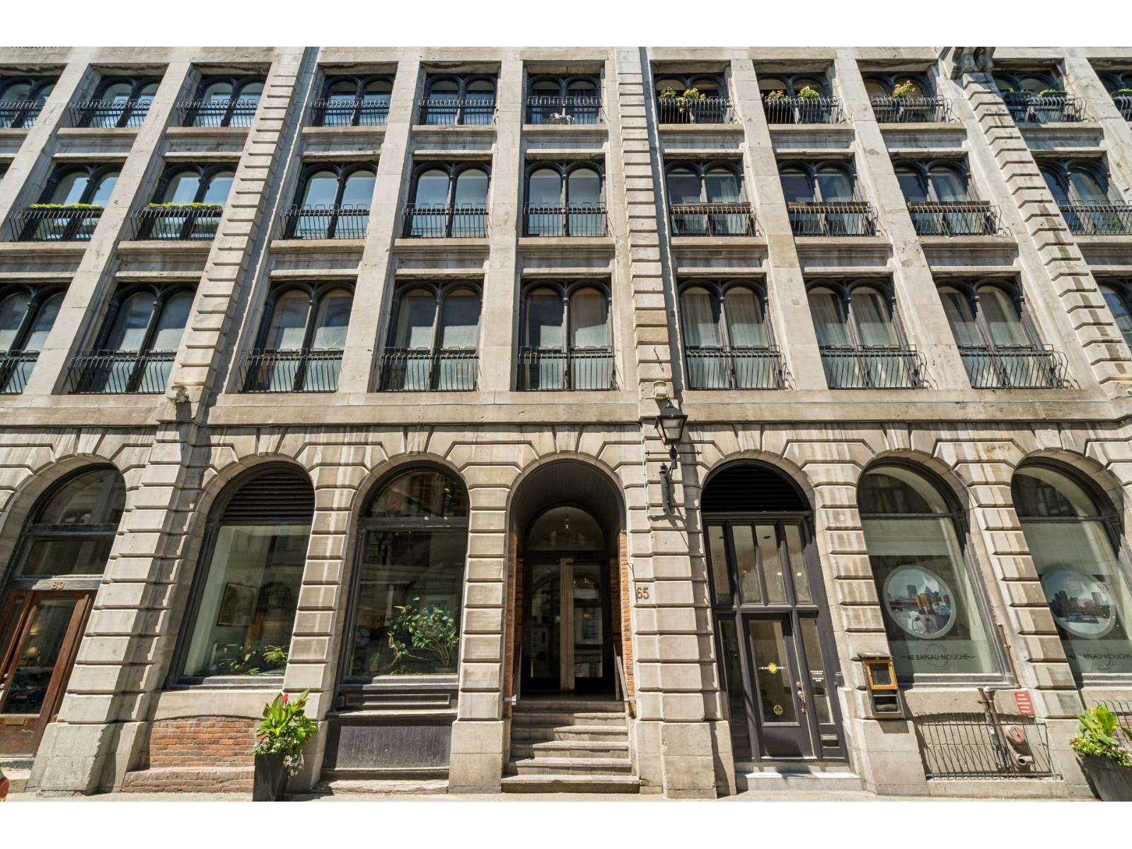 65 Rue St-paul O., #208 Property Photo 32