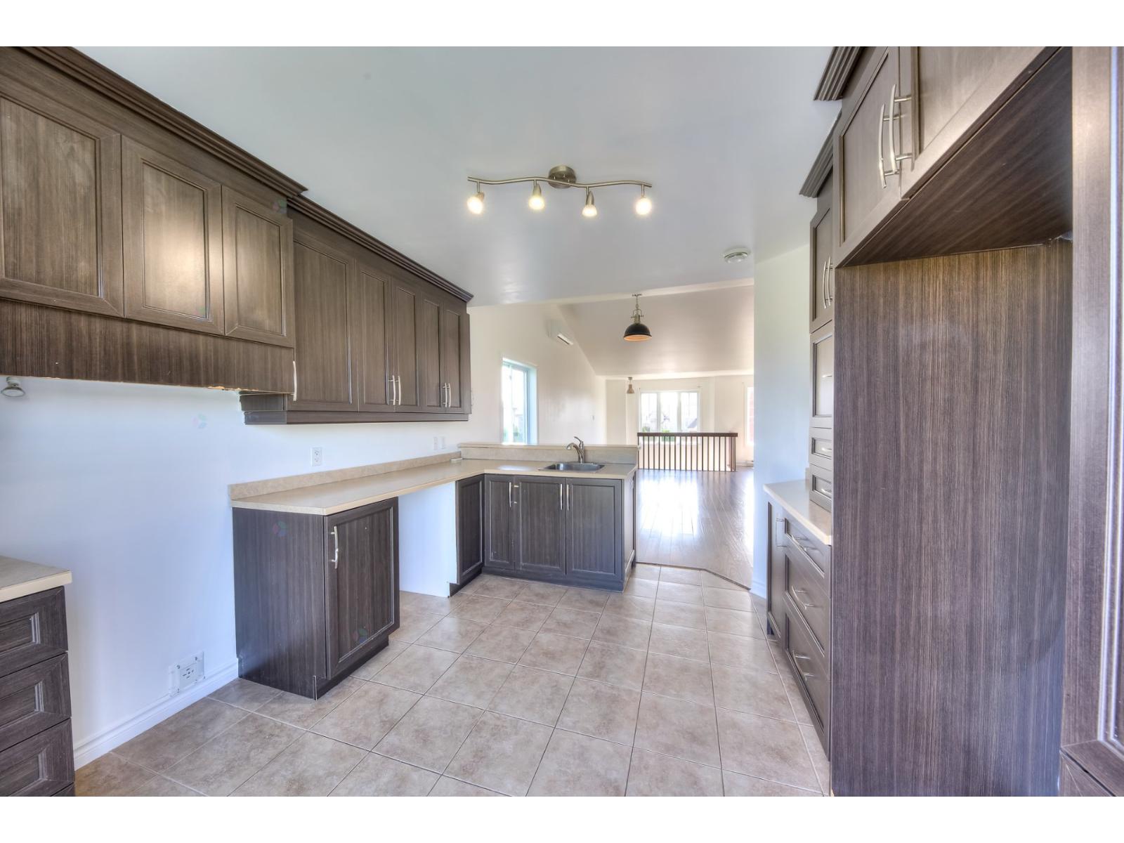 12214 Rue De Lévis Property Photo 12