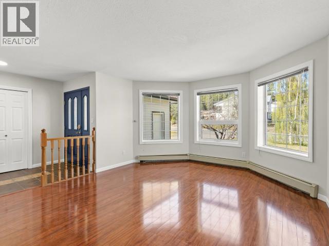 34 Thompson Road Property Photo 6
