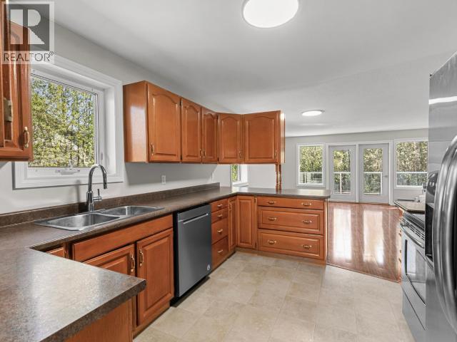 34 Thompson Road Property Photo 8