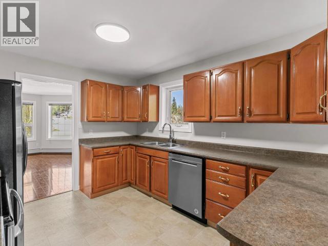 34 Thompson Road Property Photo 9