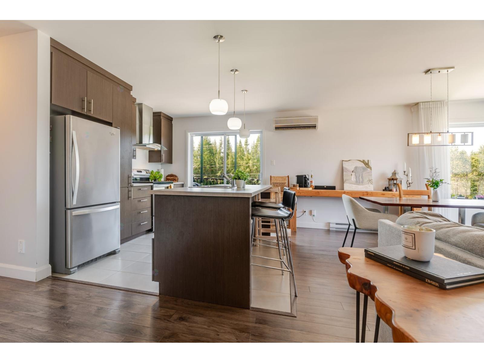 1460 Rue Du Bassin, #301 Property Photo 5