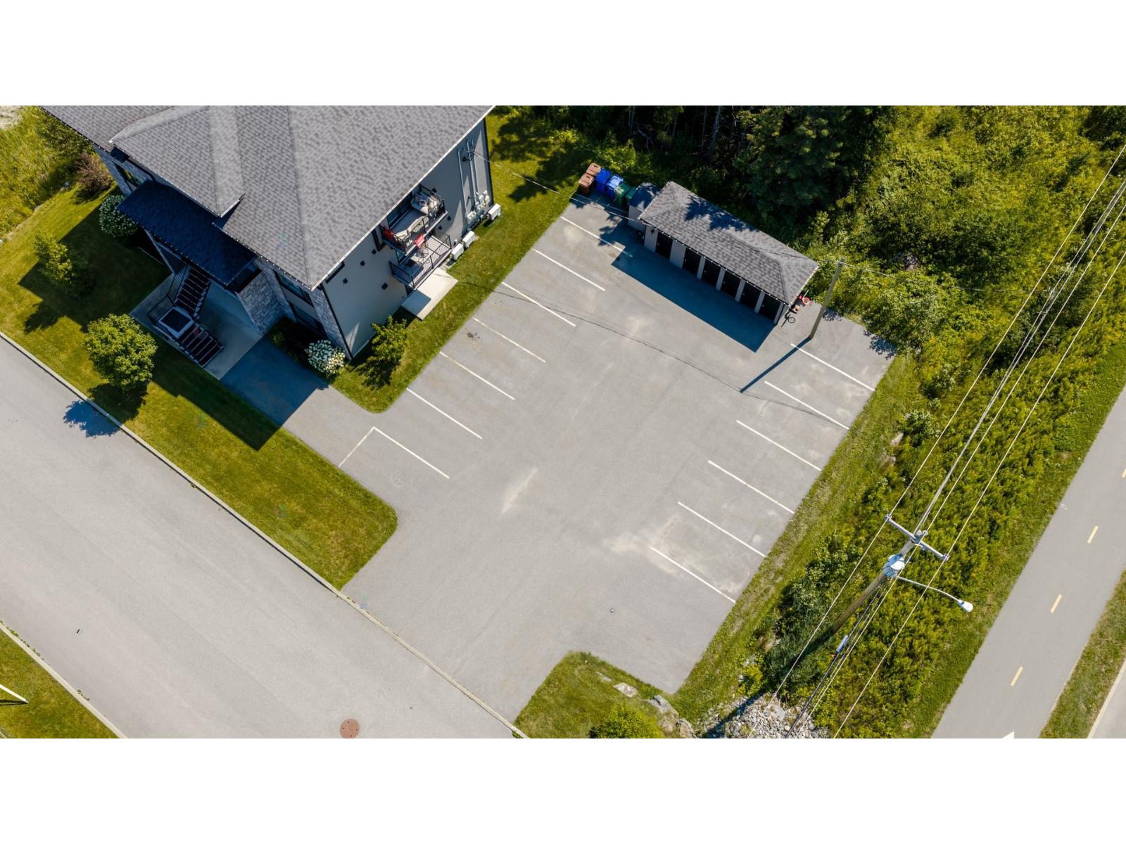 1460 Rue Du Bassin, #301 Property Photo 23