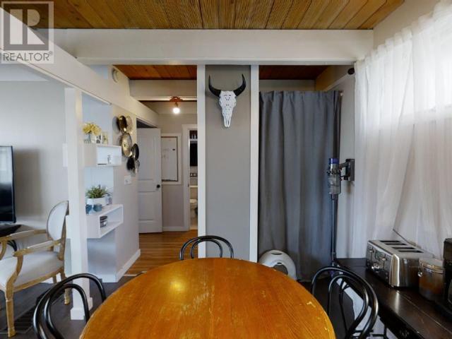 190 St Paul W Street Property Photo 6