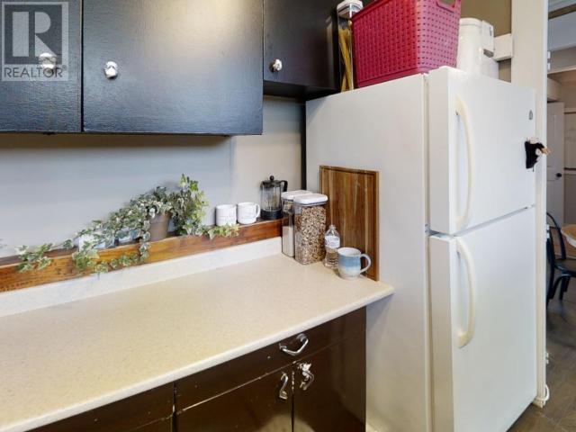 190 St Paul W Street Property Photo 16