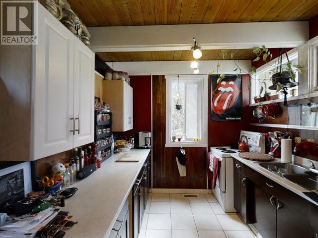 190 St Paul W Street Property Photo 30