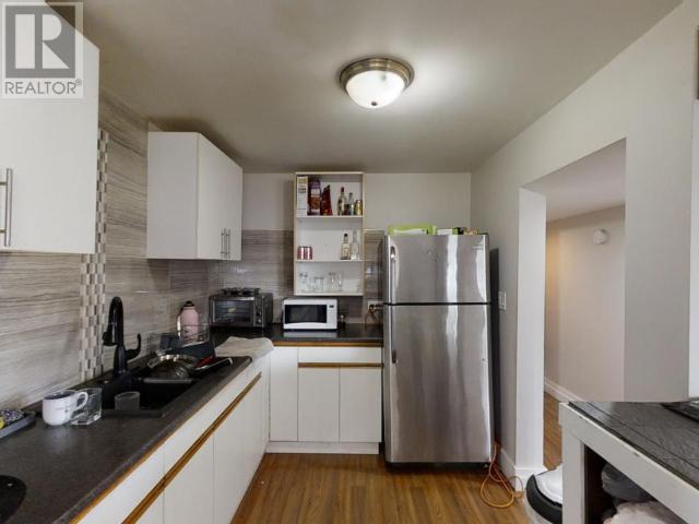 190 St Paul W Street Property Photo 43