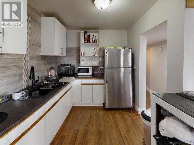 190 St Paul W Street Property Photo 45