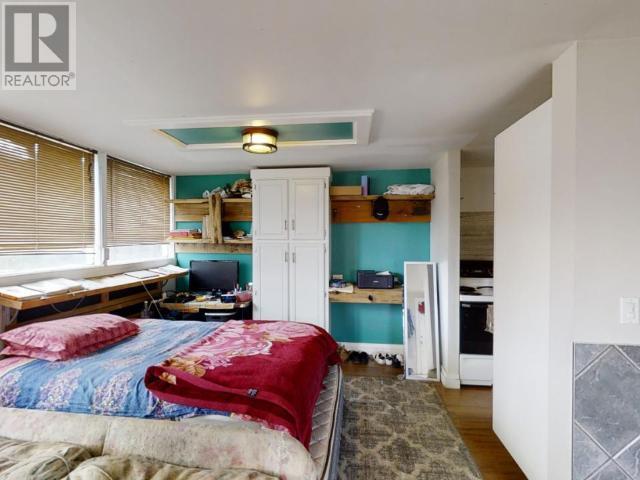 190 St Paul W Street Property Photo 48