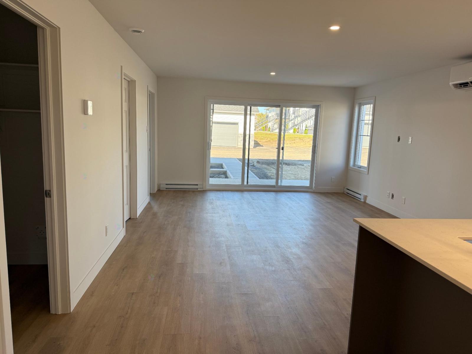 62 Rue Cyrille-beaudreault, #2 Property Photo 4