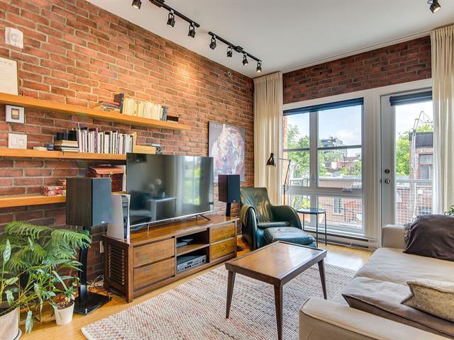 7115 Rue St-urbain, #301 Property Photo 1