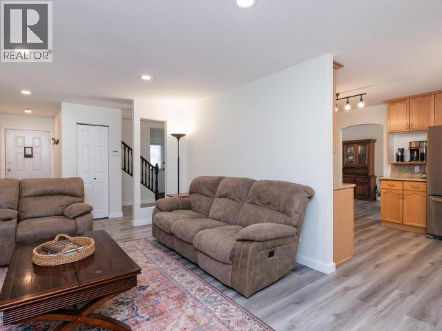 6 Carnelian Court Property Photo 5