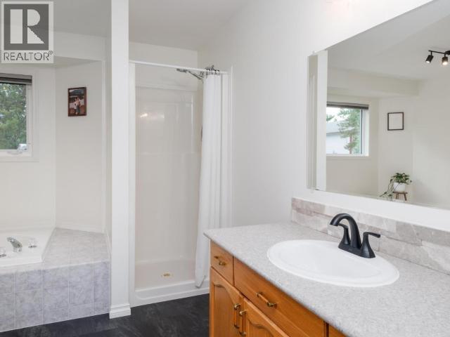 6 Carnelian Court Property Photo 19