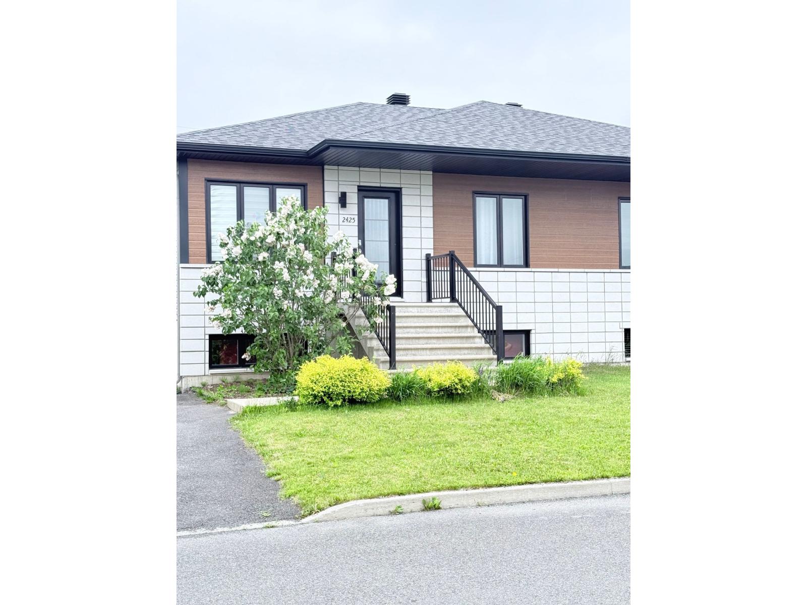 2425 Rue Du Ménestrel