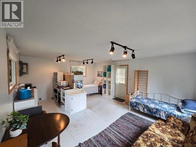18 Tagish Estates Property Photo 4