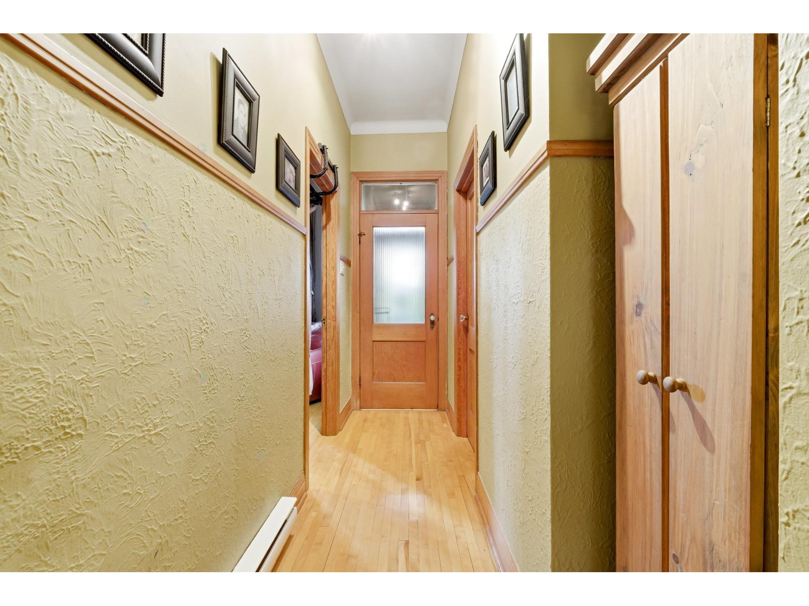 833 Rue Galt Property Photo 4