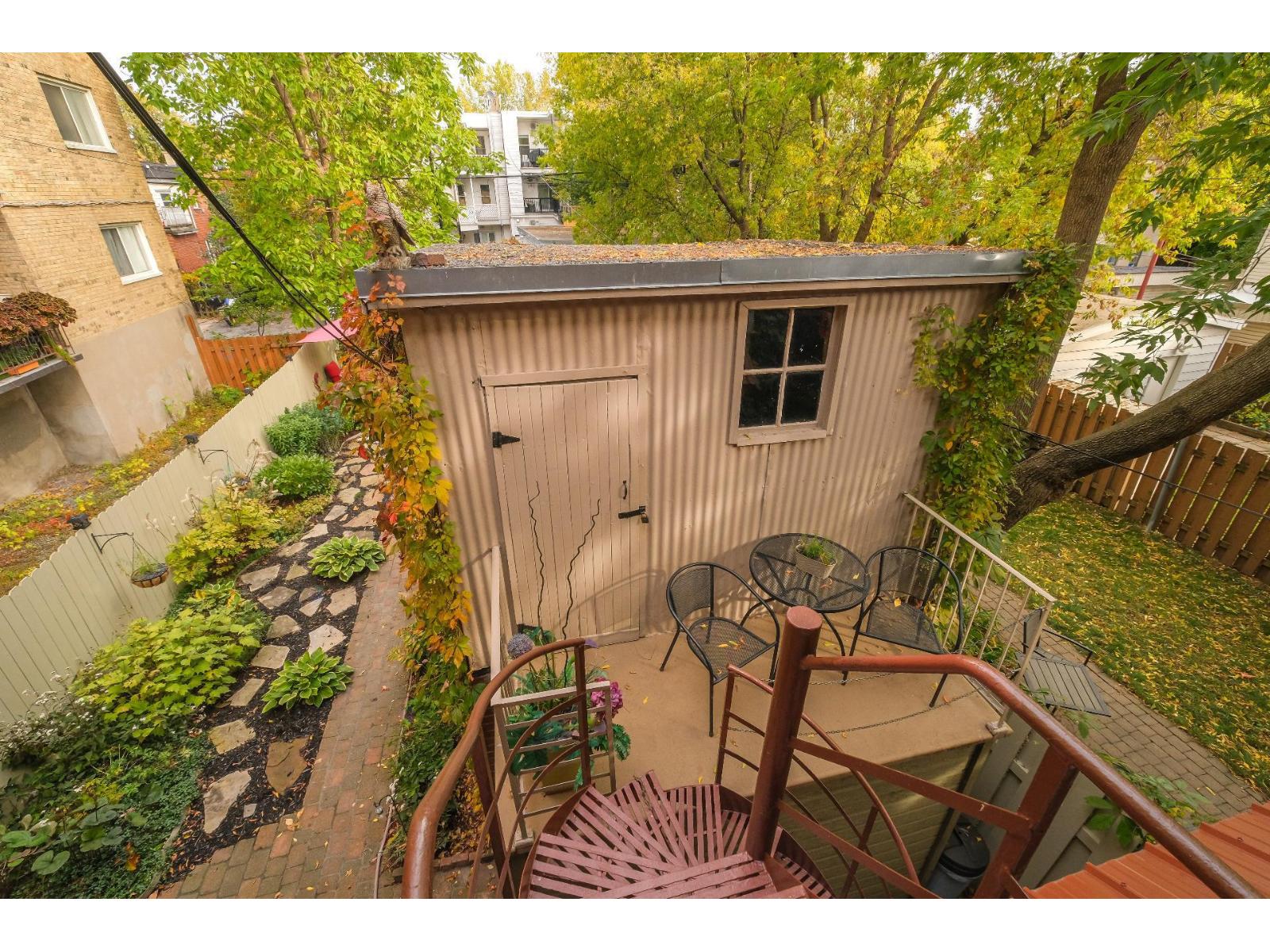 833 Rue Galt Property Photo 18