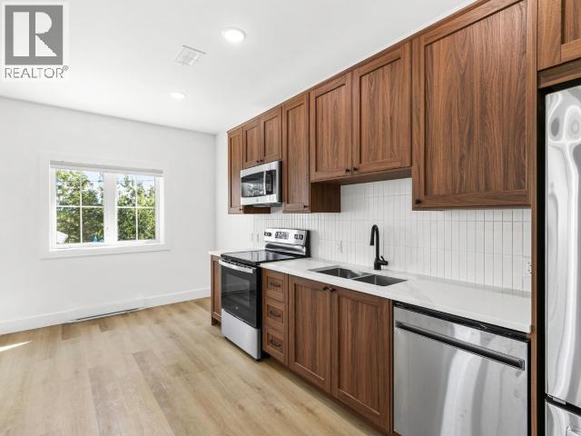 2-1702 Centennial Street Property Photo 5