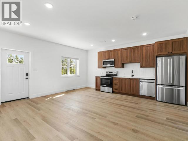 2-1702 Centennial Street Property Photo 6
