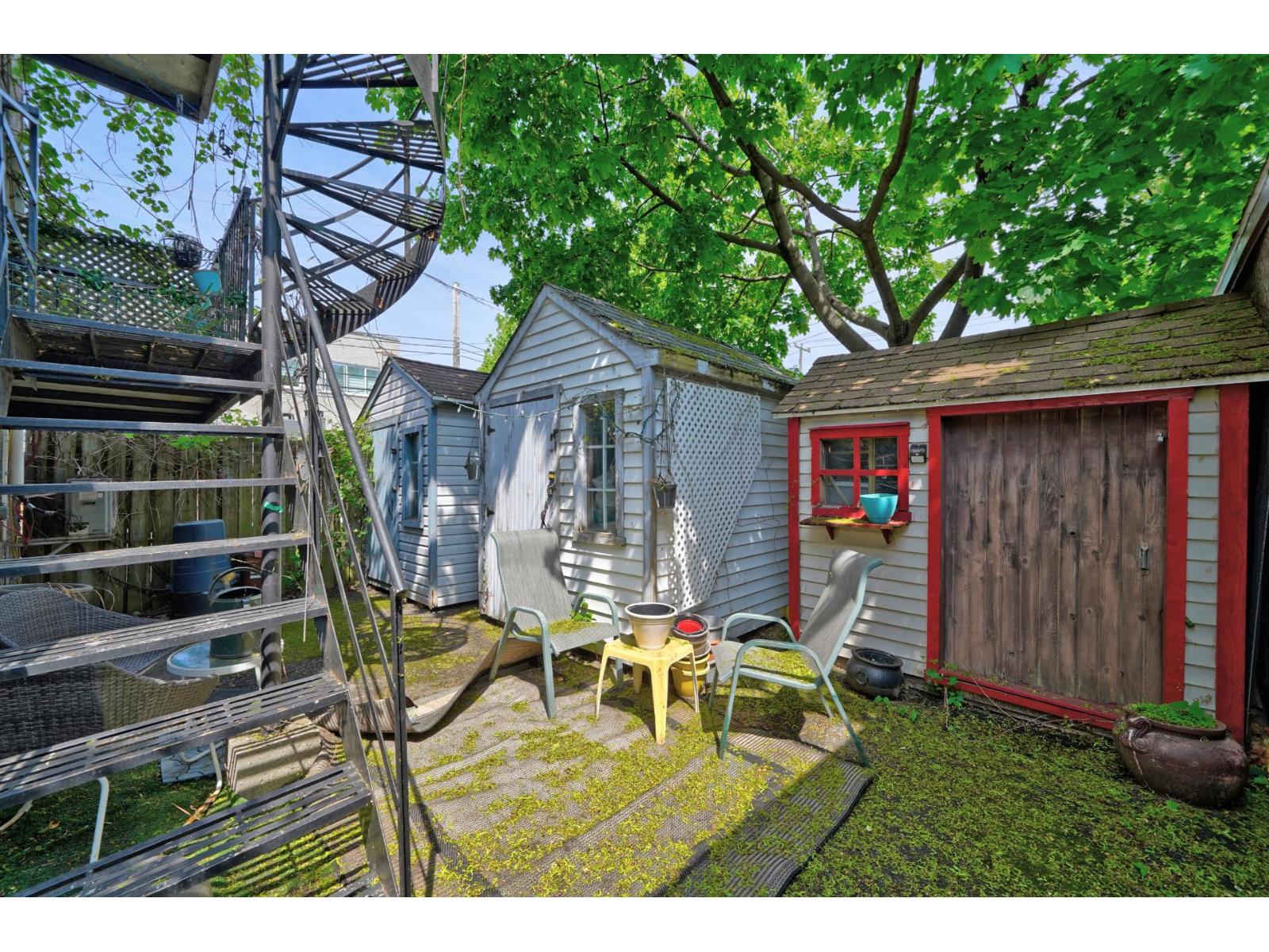 201 2e Avenue Property Photo 4