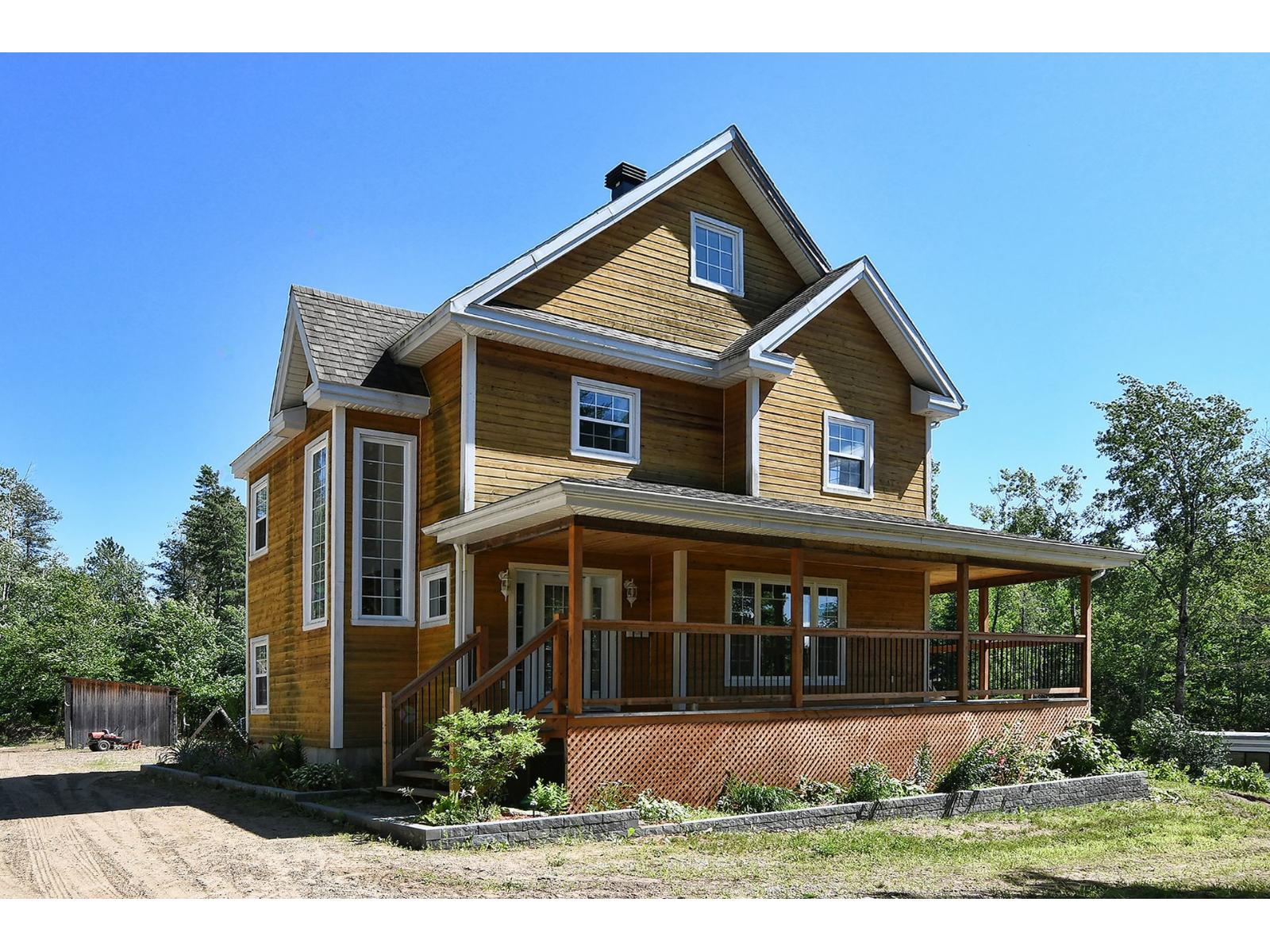 406 50e Avenue Property Photo 1
