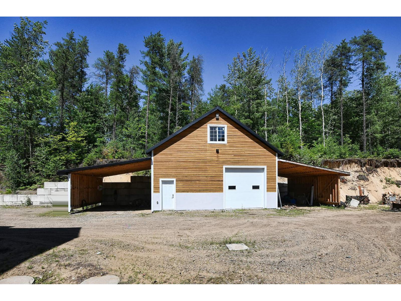 406 50e Avenue Property Photo 4