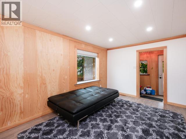 606 Ogilvie Street Property Photo 6