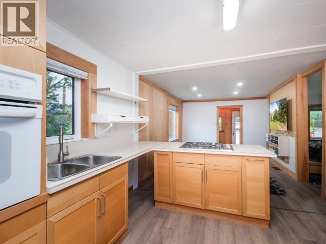 606 Ogilvie Street Property Photo 10