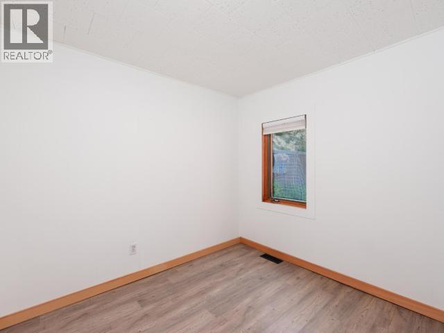 606 Ogilvie Street Property Photo 14