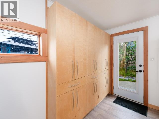 606 Ogilvie Street Property Photo 18