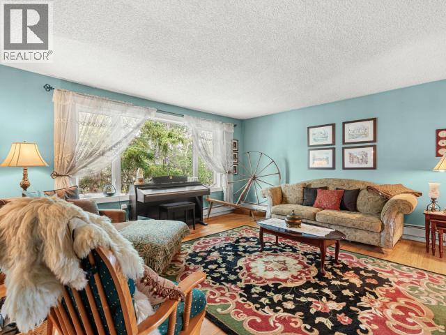 8 11th Avenue Property Photo 6