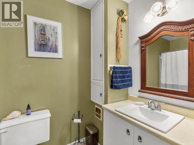 8 11th Avenue Property Photo 20