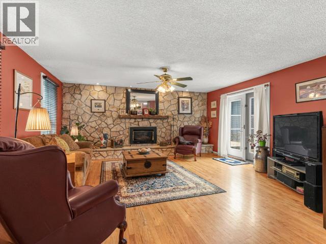 8 11th Avenue Property Photo 22