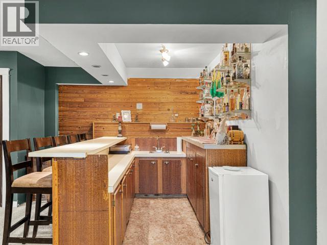 8 11th Avenue Property Photo 25