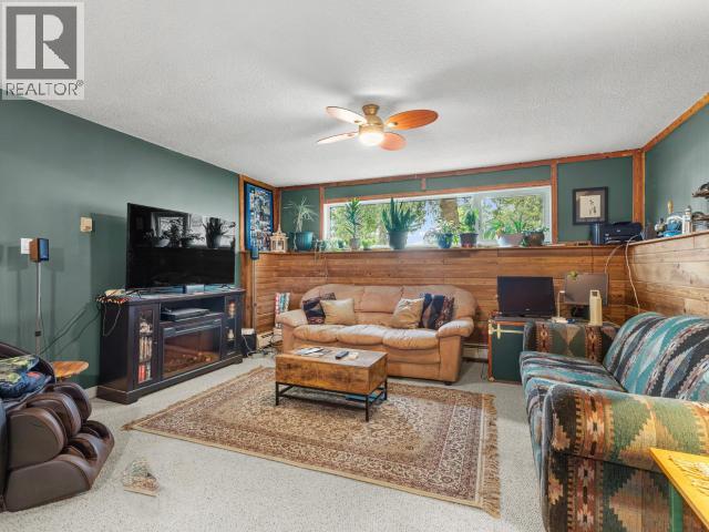 8 11th Avenue Property Photo 27