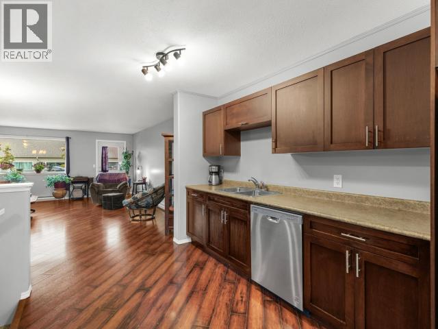 54-25 Wann Road Property Photo 6