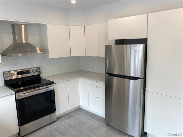 584 Boul. Bishop-power Property Photo 3