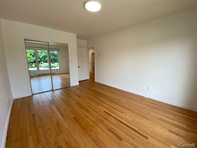 584 Boul. Bishop-power Property Photo 8