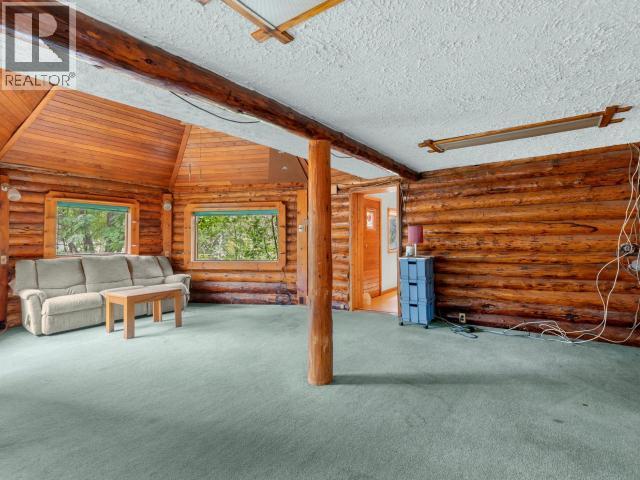 5 Chinook Lane Property Photo 9