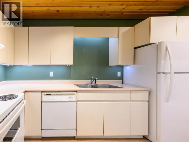 4-35 Lewes Boulevard Property Photo 7