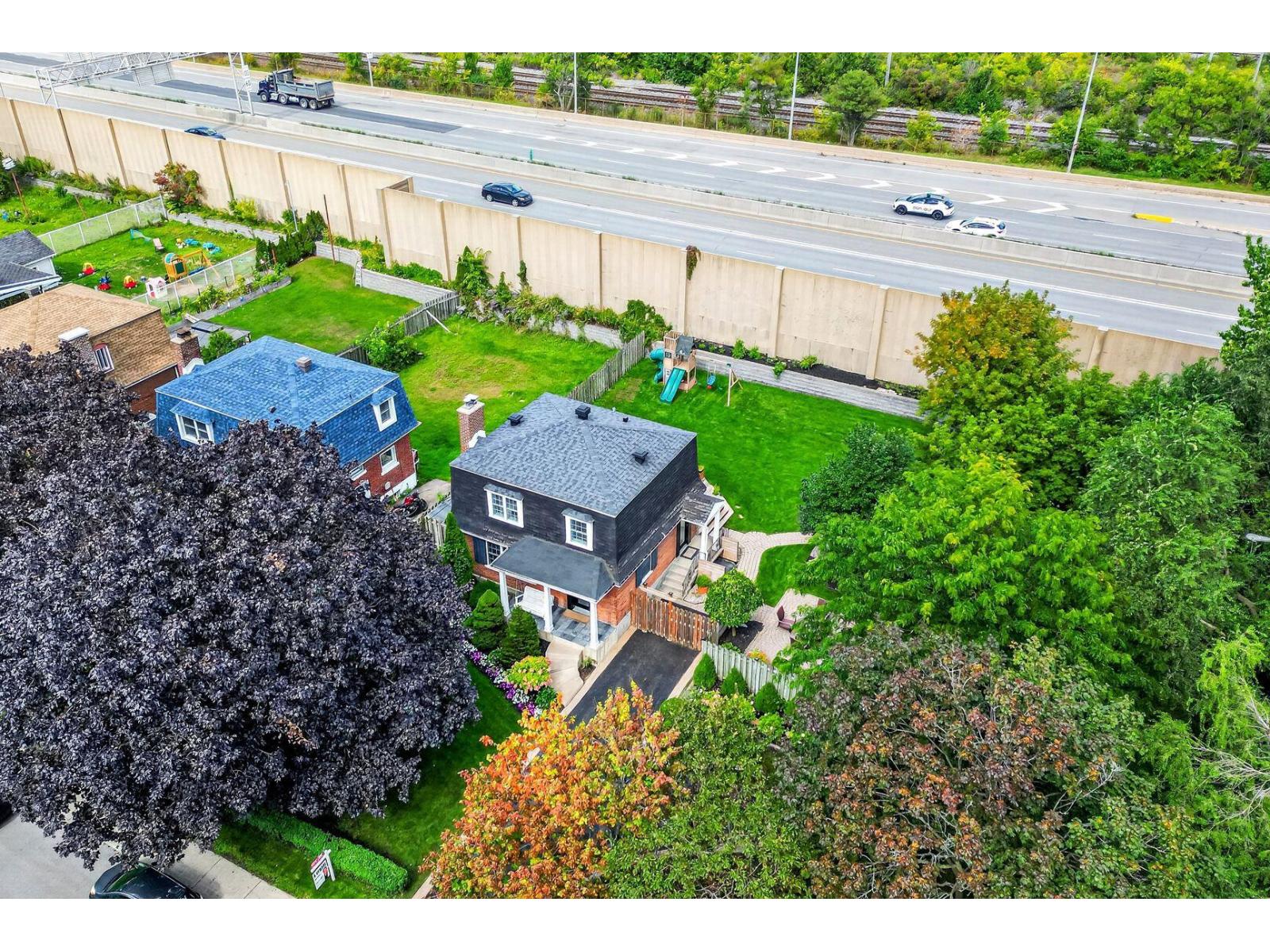 4000 Rue Sir-george-simpson Property Photo 30