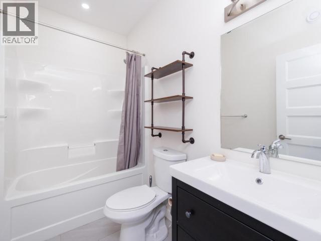 5 14th Avenue Property Photo 14