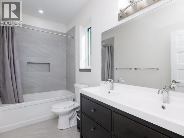 5 14th Avenue Property Photo 21