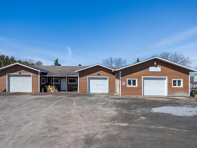 1515-1515A Boul. De Léry Property Photo 1