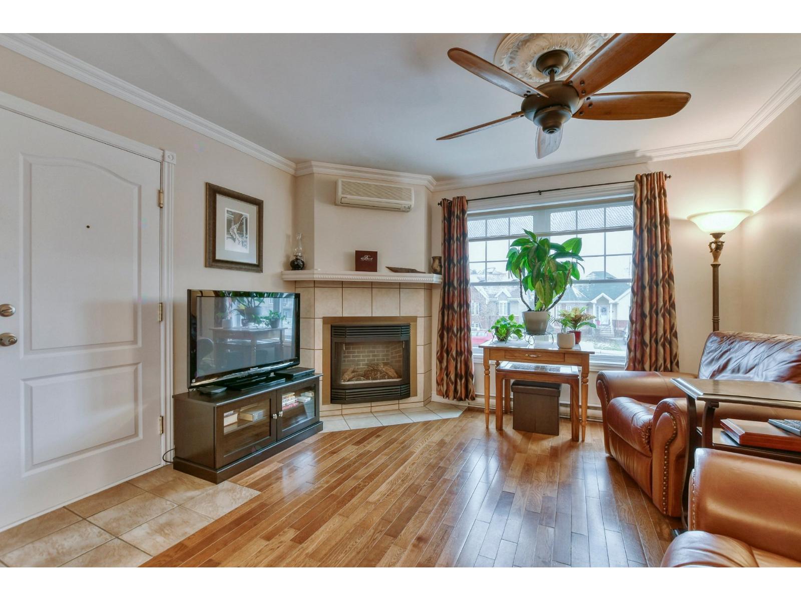 2368 Boul. Lafontaine, #201 Property Photo 2