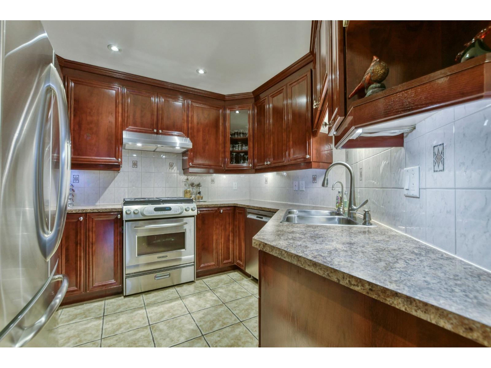 2368 Boul. Lafontaine, #201 Property Photo 11