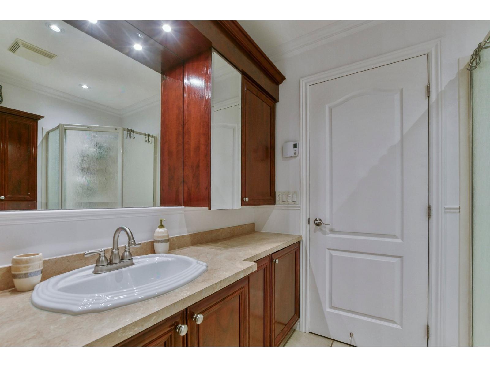 2368 Boul. Lafontaine, #201 Property Photo 24