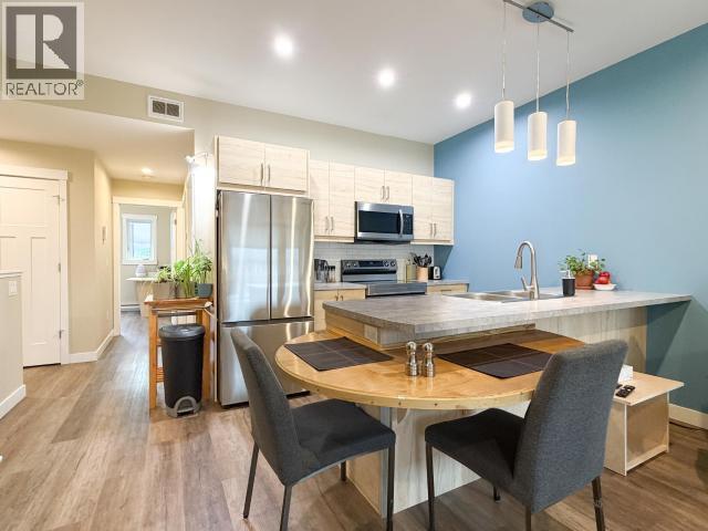 205-25 GLEANER AVENUE Property Photo 1