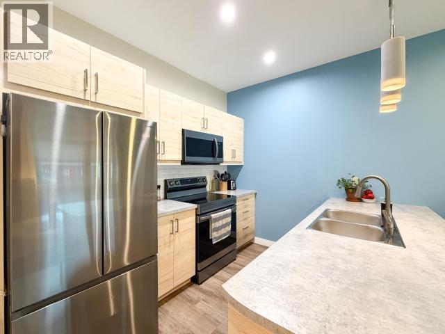 205-25 Gleaner Avenue Property Photo 5